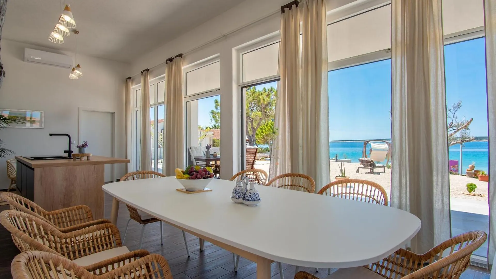 Villa Seaside House For Families With Children Mandre, Pag - 22604 Kolan 0*,  Kroatien